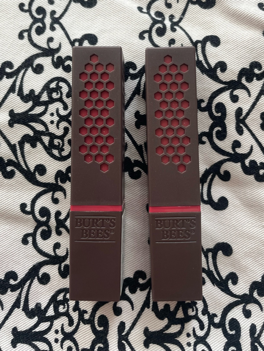 BNWT Sealed Lot of 2 Burt’s Bees Satin Liquid Lipstick in Shade 521 Ruby Ripple